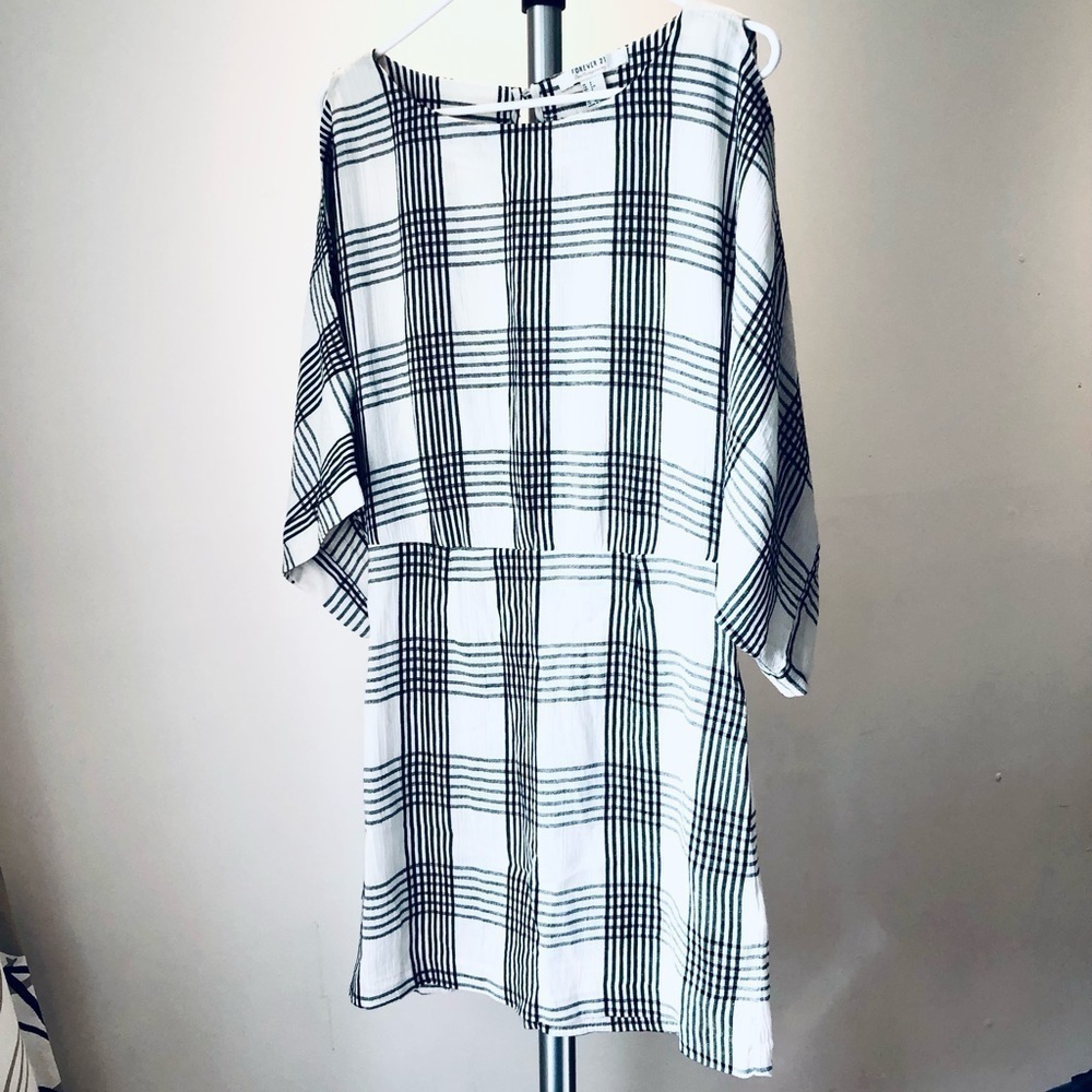Forever 21 Contemporary Plaid Cold Shoulder Kimono Sleeve Mini Dress Small White